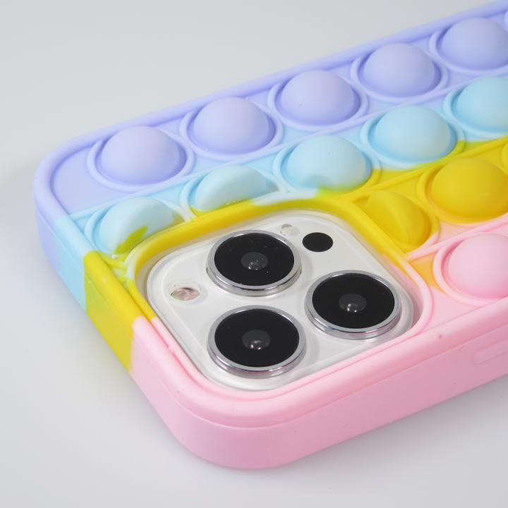 Produktbild PhoneLook Hülle Silikon Luftblasen Anti-Stress Regenbogen (Apple iPhone 13 Pro)