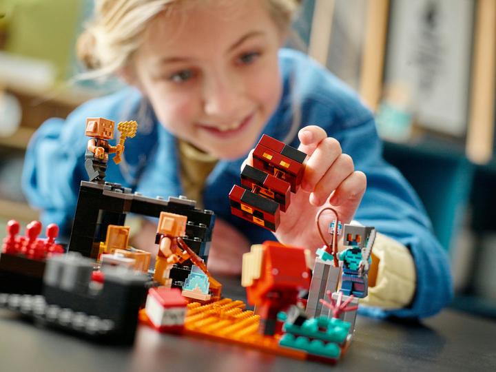 Immagine prodotto LEGO Il bastione dell'aldilà (21185, LEGO Minecraft)