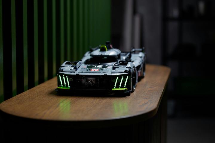 Image du produit LEGO Peugeot 9X8 24H Le Mans Hybrid Hypercar (42156, LEGO Technic)