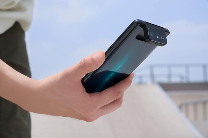 Image du produit ASUS Zenfone 7 Pro (256 Go, Aurora Black, 6.67", Double SIM, 64 Mpx, 5G)