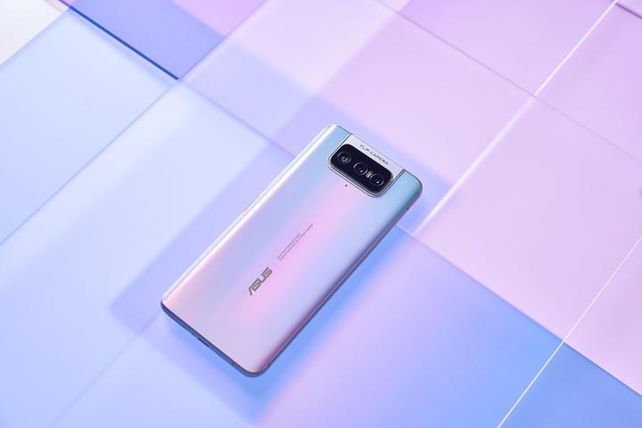 Actual product image ASUS Zenfone 7 Pro (256 GB, Pastel White, 6.67", Dual SIM, 64 Mpx, 5G)