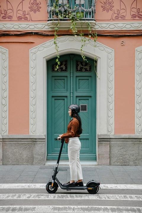 Image du produit Segway-Ninebot F2E (25 km/h, 40 km, 400 W)