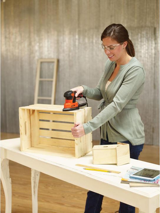 Image du produit Black & Decker Sableuse compacte pour souris (Plateau de ponçage triangulaire, 120 W)