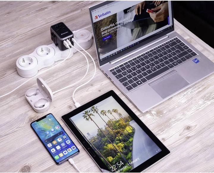 Produktbild Verbatim Universal Travel Adapter