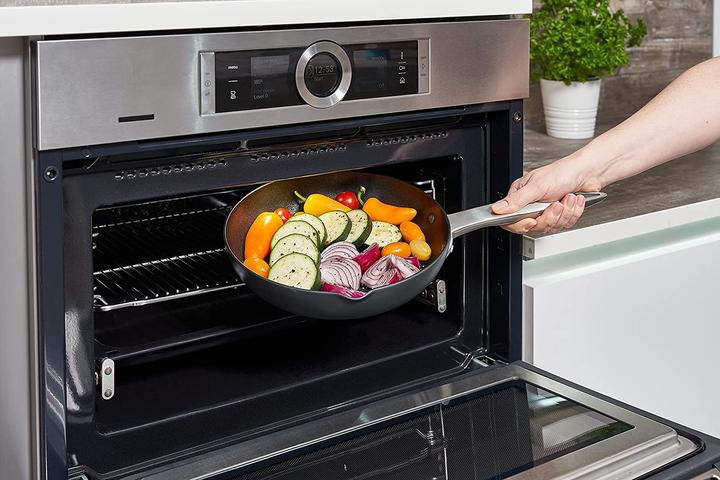 Image du produit Zyliss Poêle à frire Ultimate Pro 28 cm (28 cm, Poêle à frire, Aluminium, Acier inoxydable)