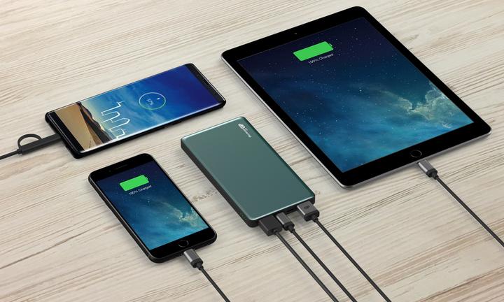Productafbeelding GP Batteries Powerbank MP10MA 3A 10000mAh 3xUSB TypeC 130MP10MAMIDTEL (10000 mAh, 37 Wh)