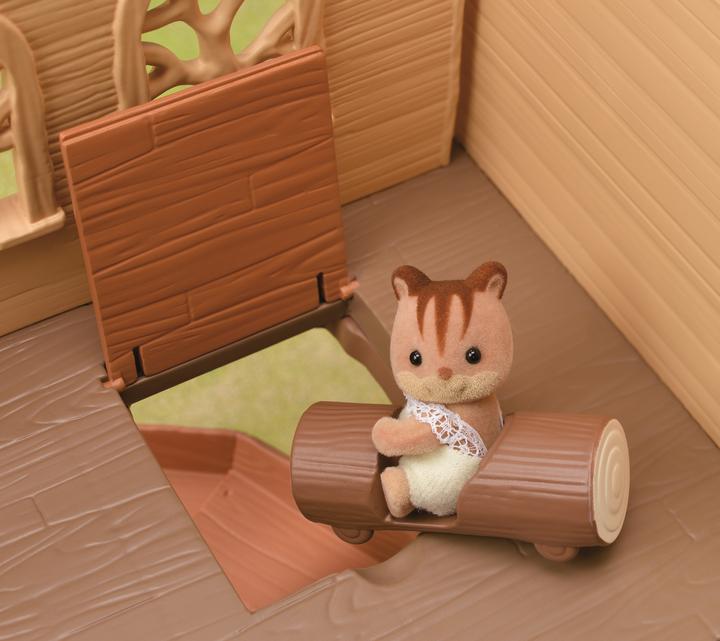Actual product image Sylvanian Families Adventure tree house