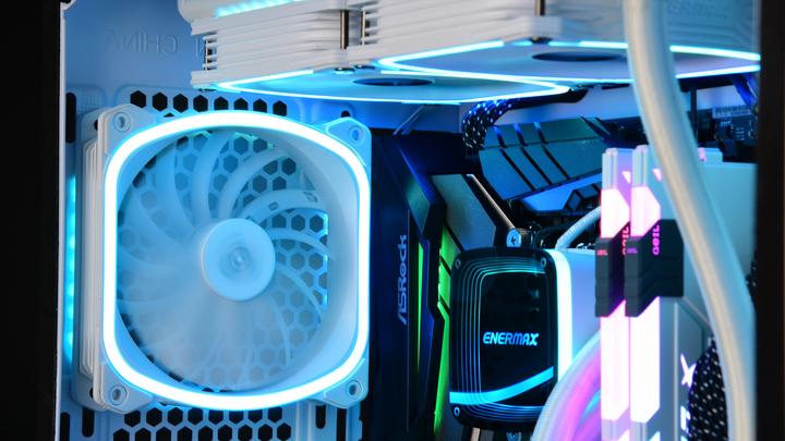 Immagine prodotto Enermax Ventilatore per PC SquA RGB Bianco 3-Pack con scatola di controllo RGB (120 mm, 3 x)