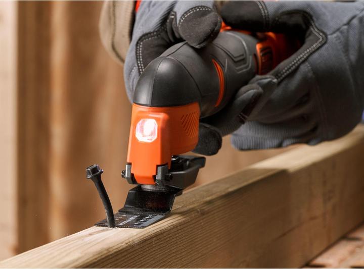 Image du produit Black & Decker Outil multifonctions 18 V, chargeur 1A, batterie 1x 2,0 Ah, 20 pièces d'accessoires, Kitbox