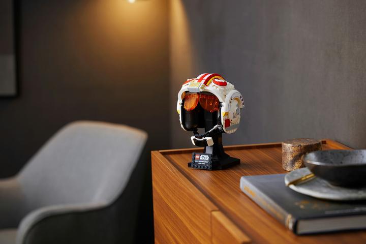 Actual product image LEGO Luke Skywalker helmet (75327, LEGO Star Wars)