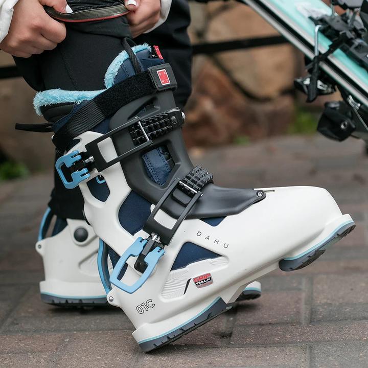 Actual product image Dahu Ecorce 01 Classic W90 White Blue 2023 (23, 23.5)