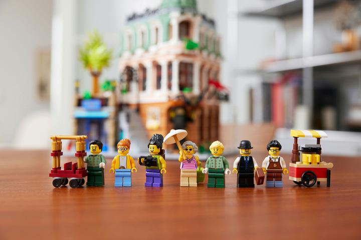 Actual product image LEGO Boutique- Hotel (10297, LEGO Rare Sets)