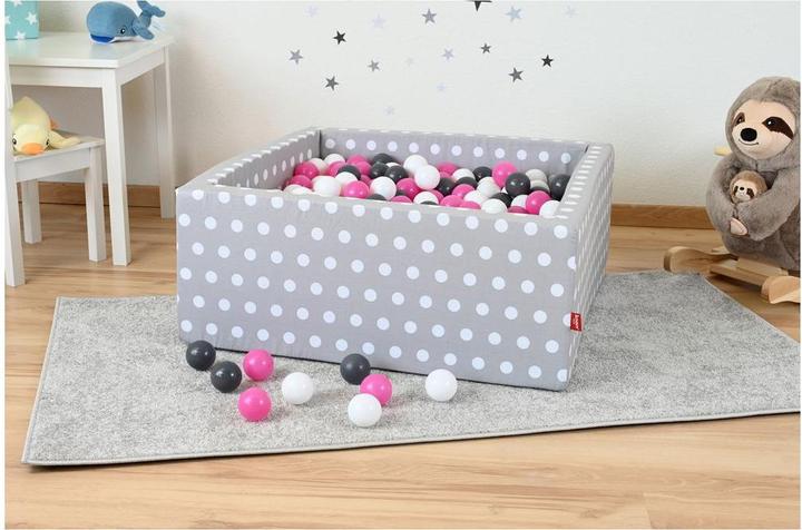 Immagine prodotto Knorrtoys Palla da biliardo morbida quadrata - "Puntini bianchi grigi" - 100 palline crema/grigio/rosa