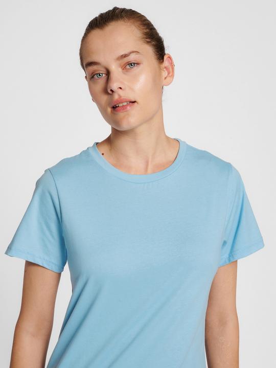 Actual product image hummel Hmlred Basic T-Shirt S/S Woman (M)