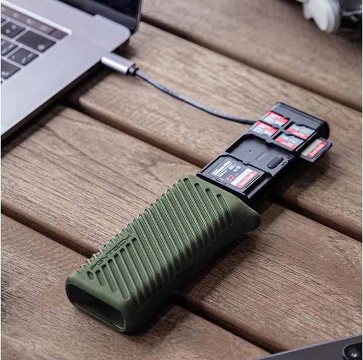 Actual product image Pgytech CreateMate High speed Card Reader Case (USB-C)