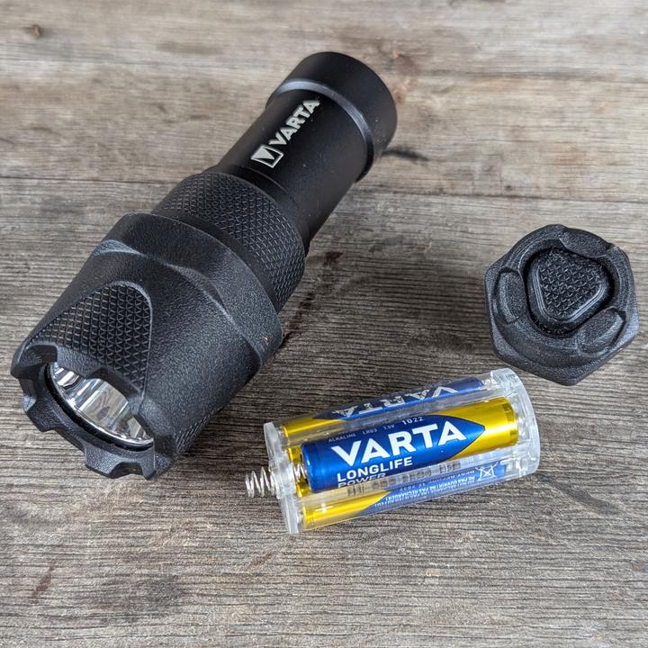 Actual product image Varta Indestructible F10 (13.80 cm, 300 lm)