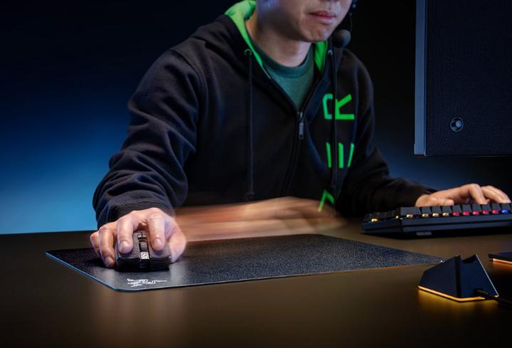 Actual product image Razer Acari (L)