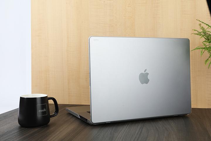 Actual product image Moshi iGlaze Hardshell Case - Obudowa MacBook Air 13.6" M2 (2022) (Stealth Black)" (13.60", Apple)