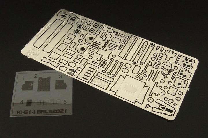 Actual product image Brengun Ki-61-I Koh-Otsu HIEN (Hasegawa kit)
