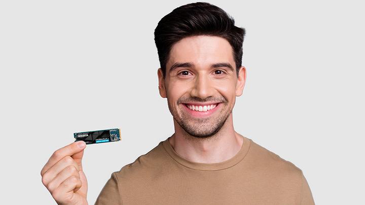Image du produit Kioxia Exceria Plus G4 (2000 Go, M.2 2280)