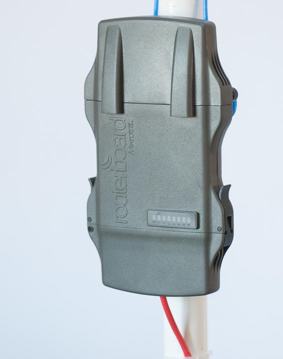 Actual product image MikroTik NetMetal 5SHP, NetMETAL 5 (720MHz CPU, 1xGigabit LAN, 1xSFP cage, 1xUSB, built, in 5G... (1300 Mbit/s)