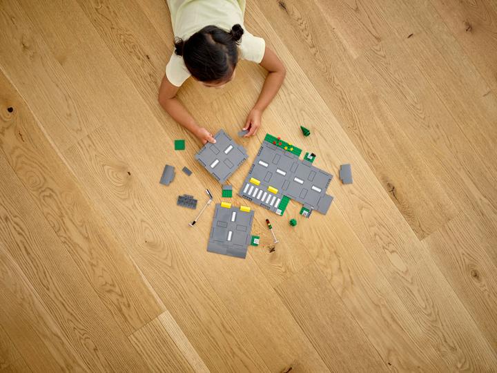 Produktbild LEGO Strassenkreuzung mit Ampeln (60304, LEGO City)