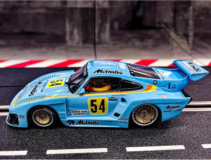 Actual product image Carrera Porsche Kremer