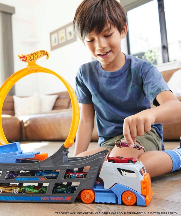 Actual product image Hot Wheels Stunt N Go Transporter & Trackset