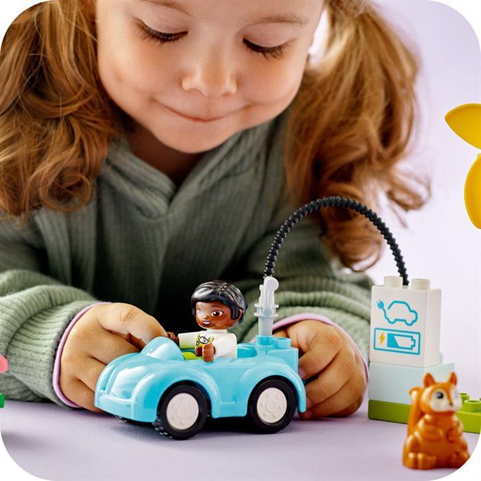 Actual product image LEGO Wind turbine and electric car (10985)