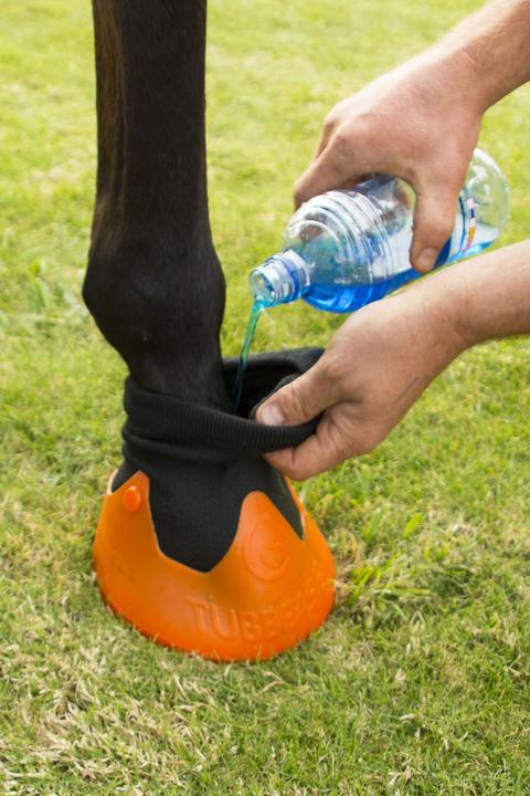 Immagine prodotto Kerbl Scarpa di trattamento Tubbease per zoccoli di cavallo