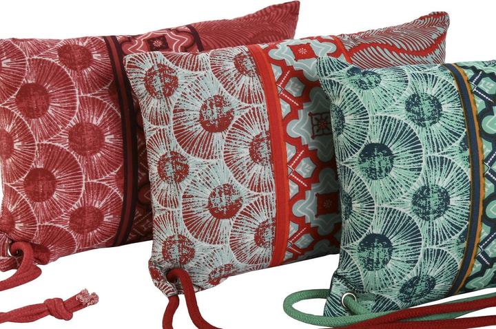 Actual product image Esprit Home cushion red green coral 30 x 10 x 20 cm (3 pieces) (30 x 10 x 20 cm)