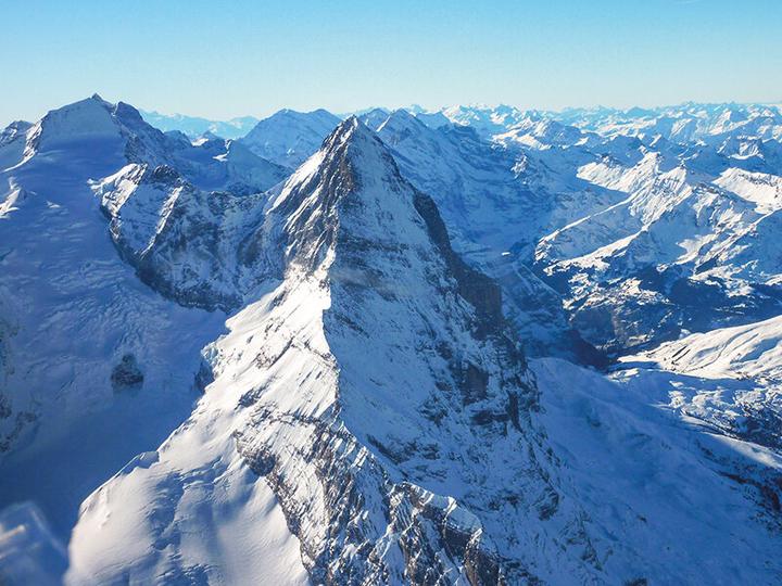 Immagine prodotto Smartbox Volo panoramico sulle Alpi svizzere (1 pers.)