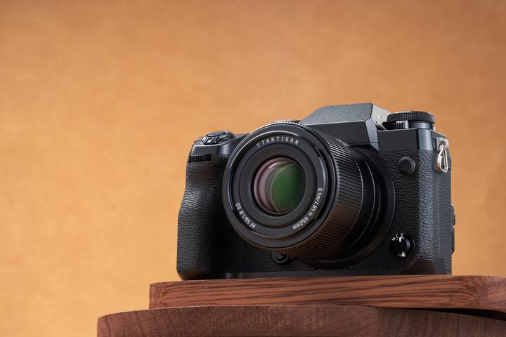 Image du produit TTArtisan AF 56mm f/1,8 pour Fuji X (Fujifilm X, APS-C / DX)