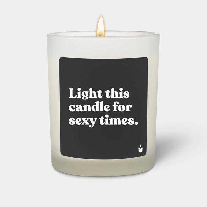 Image du produit Chatty Candles Bougie parfumée Flowery Light this candle for sexy times.