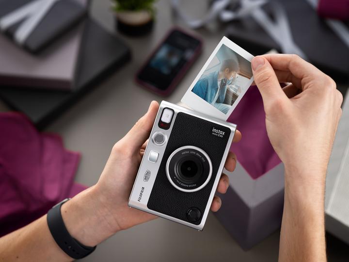 Actual product image Fujifilm Instax Mini Evo (type c)