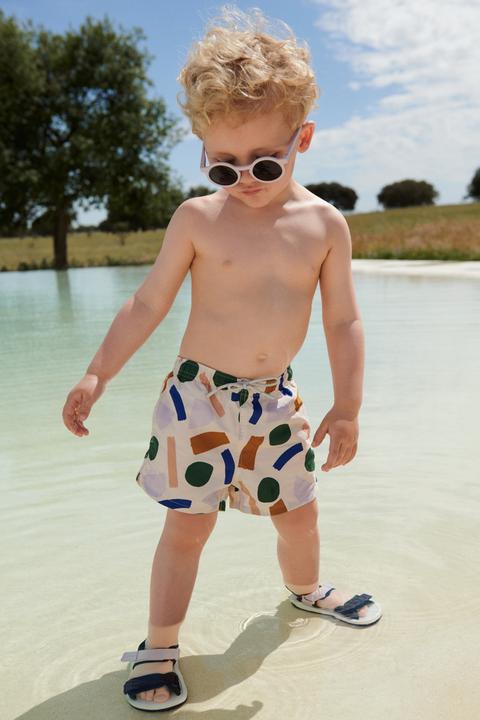 Produktbild Liewood Aiden UV Boardshorts Paint Stroke (140)