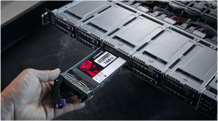 Actual product image Kingston DC600M (7680 GB, 2.5")