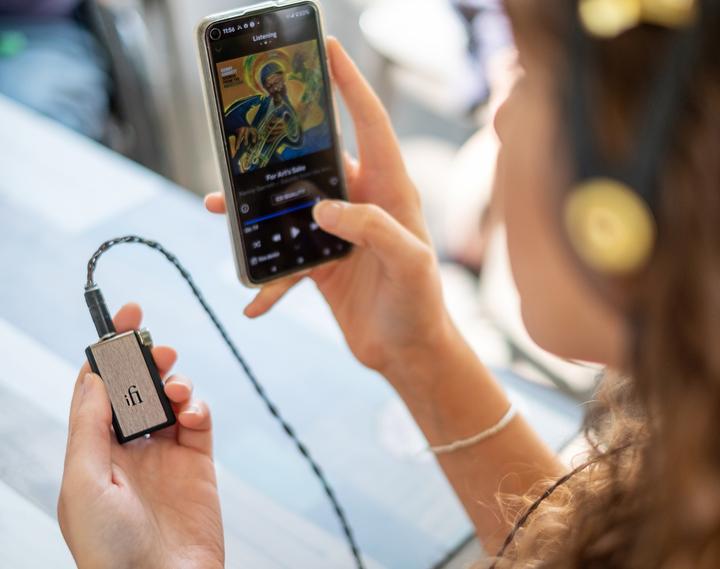 Produktbild iFi Audio GO blu (Bass Boost, Mikrofon, USB-DAC, Bluetooth)