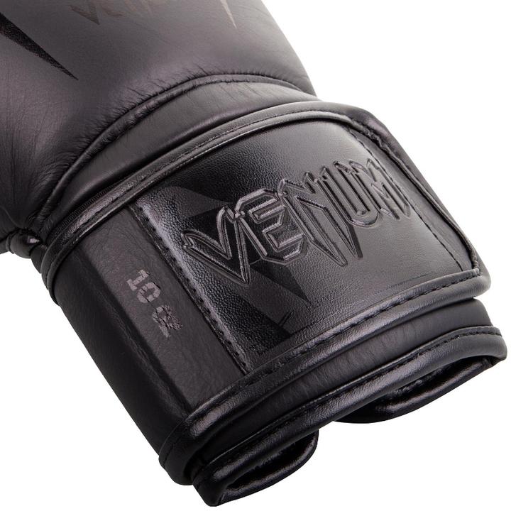 Actual product image Venum Giant 3.0 Boxing Gloves - Nappa Leather black/black (10 OZ, One size)