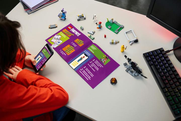 Immagine prodotto LEGO Das Lager von Schali und der Zündkerzenkünstlerin (77075, LEGO Fortnite)