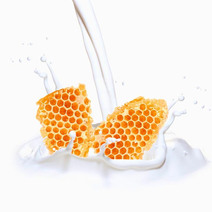 Produktbild Cuccio Hydrating Butter - Milk & Honey (Body Butter)