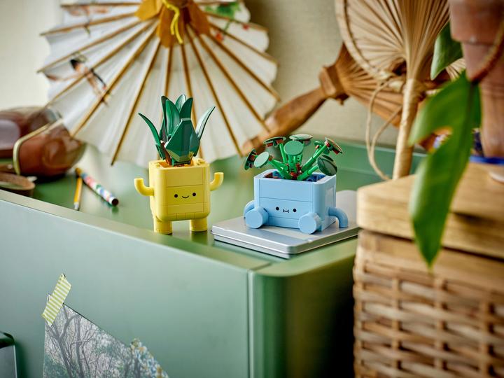 Actual product image LEGO Fröhliche Pflanzen (10349, LEGO Botanical)