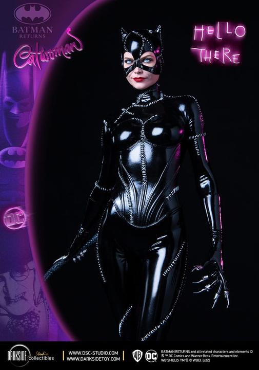 Actual product image Sideshow DC Comics diorama Batman & Catwoman 51 cm