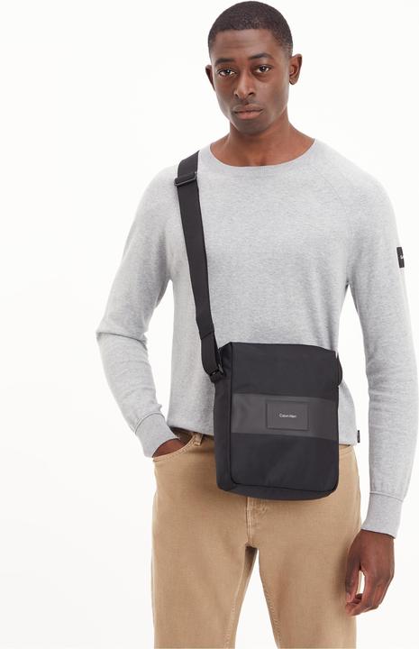 Actual product image Calvin Klein Mens Must T Reporter 545 Bag, Ck Black, One Size (2% Polyurethane, 98% polyester)