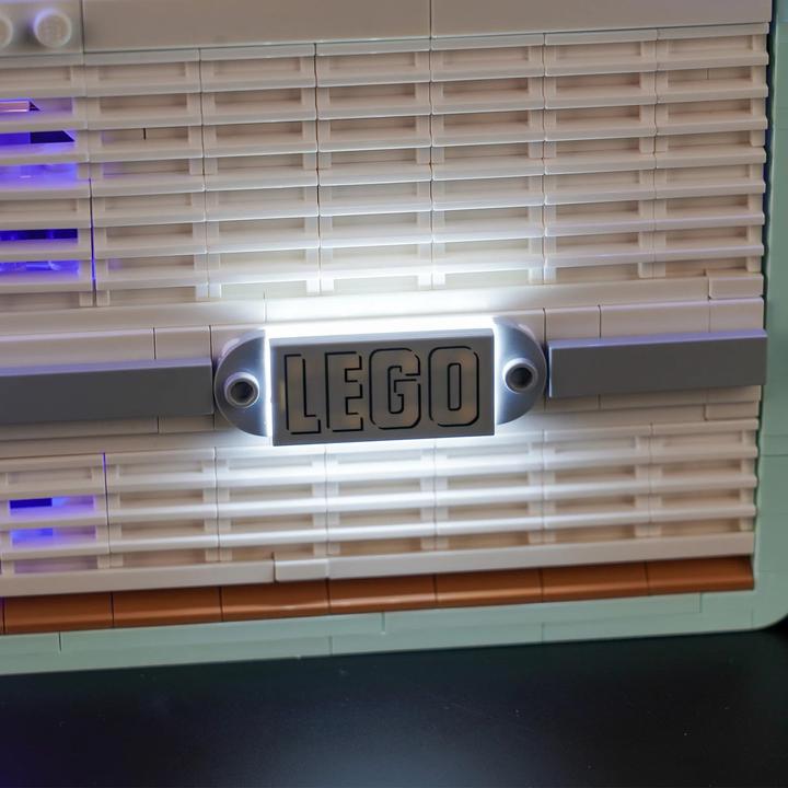 Actual product image BrickBling LED light set for LEGO - Retro Radio (10334)