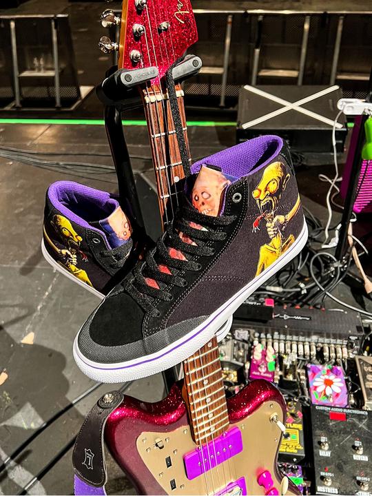Produktbild Emerica Omen HI x Dinosaur Jr. (42.5)