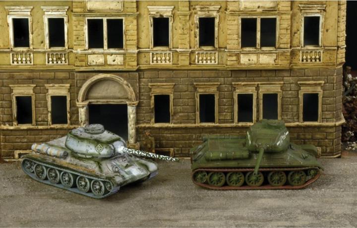 Actual product image Italeri Russian T 34/85 tank