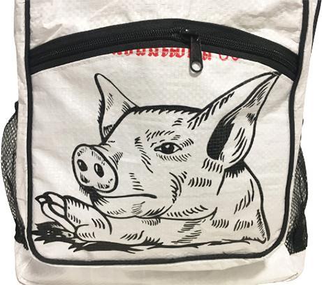 Produktbild Bekos Upcycling - Grosser Rucksack aus recycelten Futtersäcke Schwein (30 l)