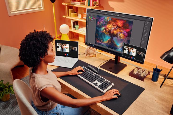Actual product image HP OMEN Transcend 31.5 inch UHD 240Hz OLED Gaming Monitor - OMEN Transcend 32 (3840 x 2160 Pixels, 31.50")