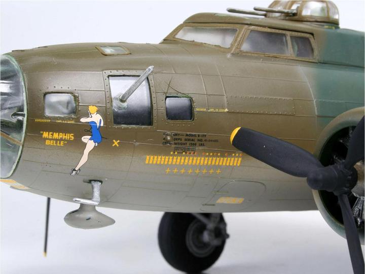 Produktbild Revell Boeing B-17F Memphis Belle